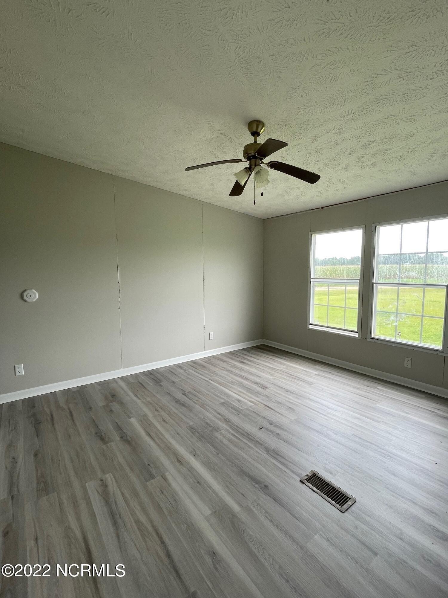 Threshing Ct, Jacksonville, NC 28540