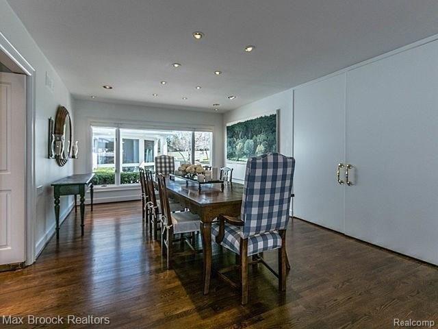 Interlaken St, West Bloomfield, MI 48323