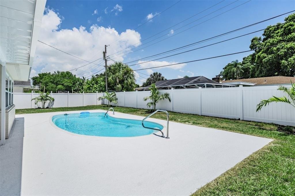 Antigua Dr, Seminole, FL 33776