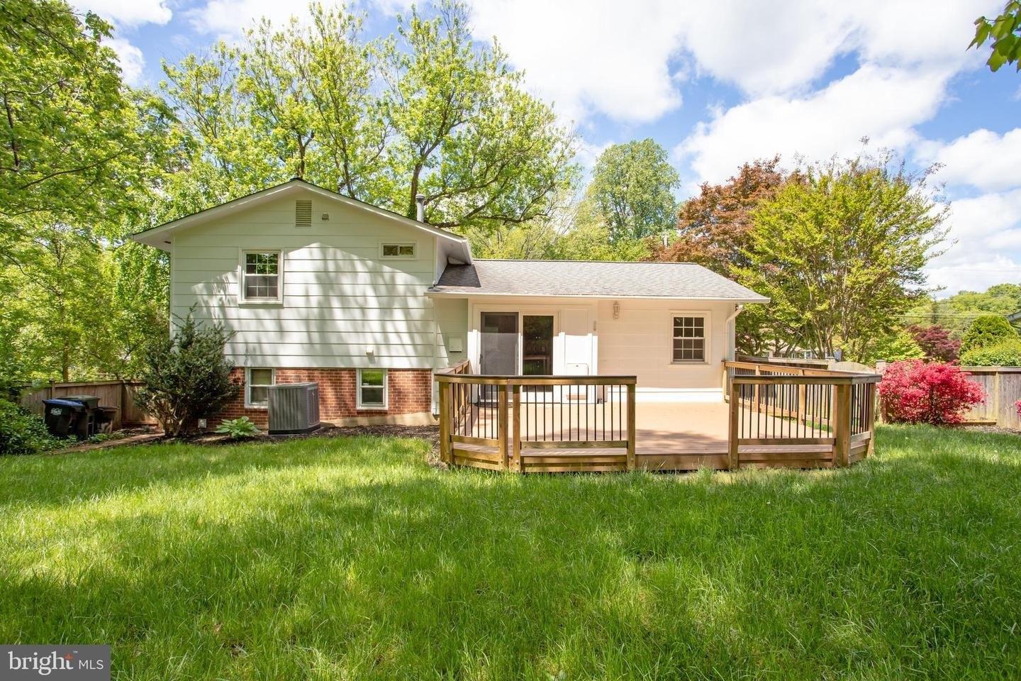 Andes Dr, Fairfax, VA 22030