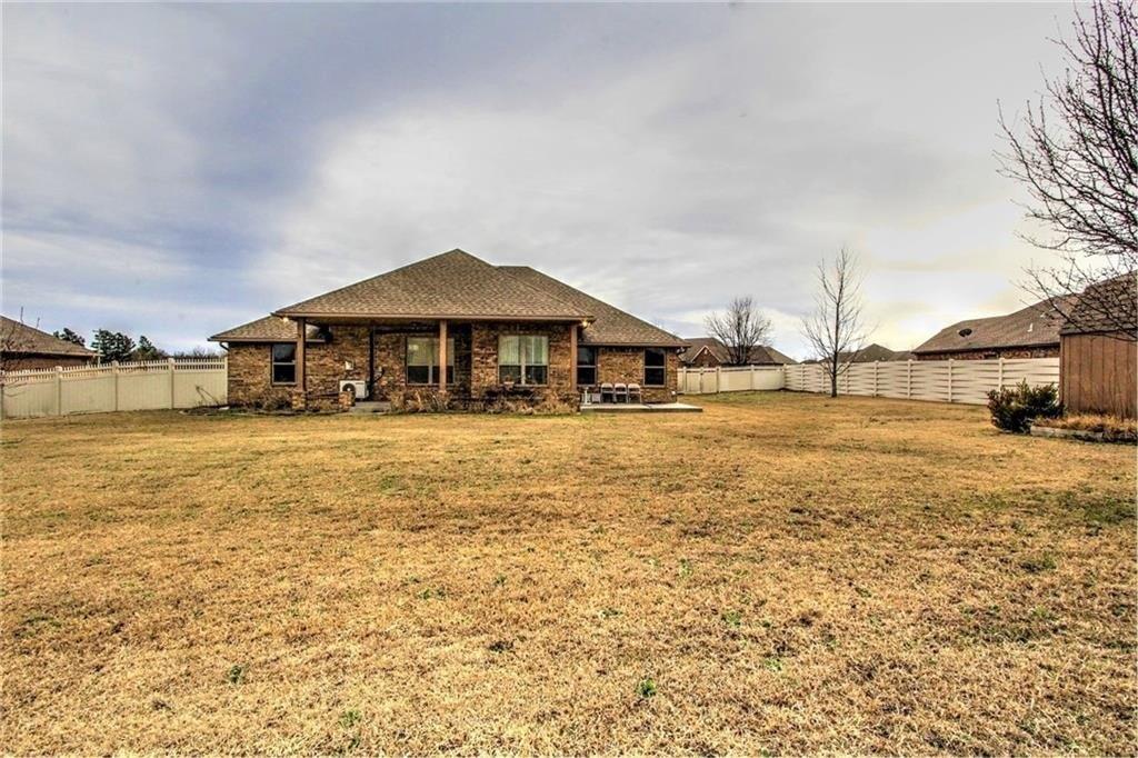 Fall Creek Dr, Harrah, OK 73045