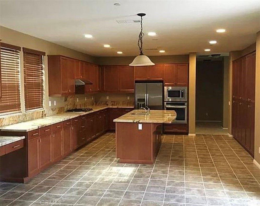 Gilbert Ave, Corona, CA 92881