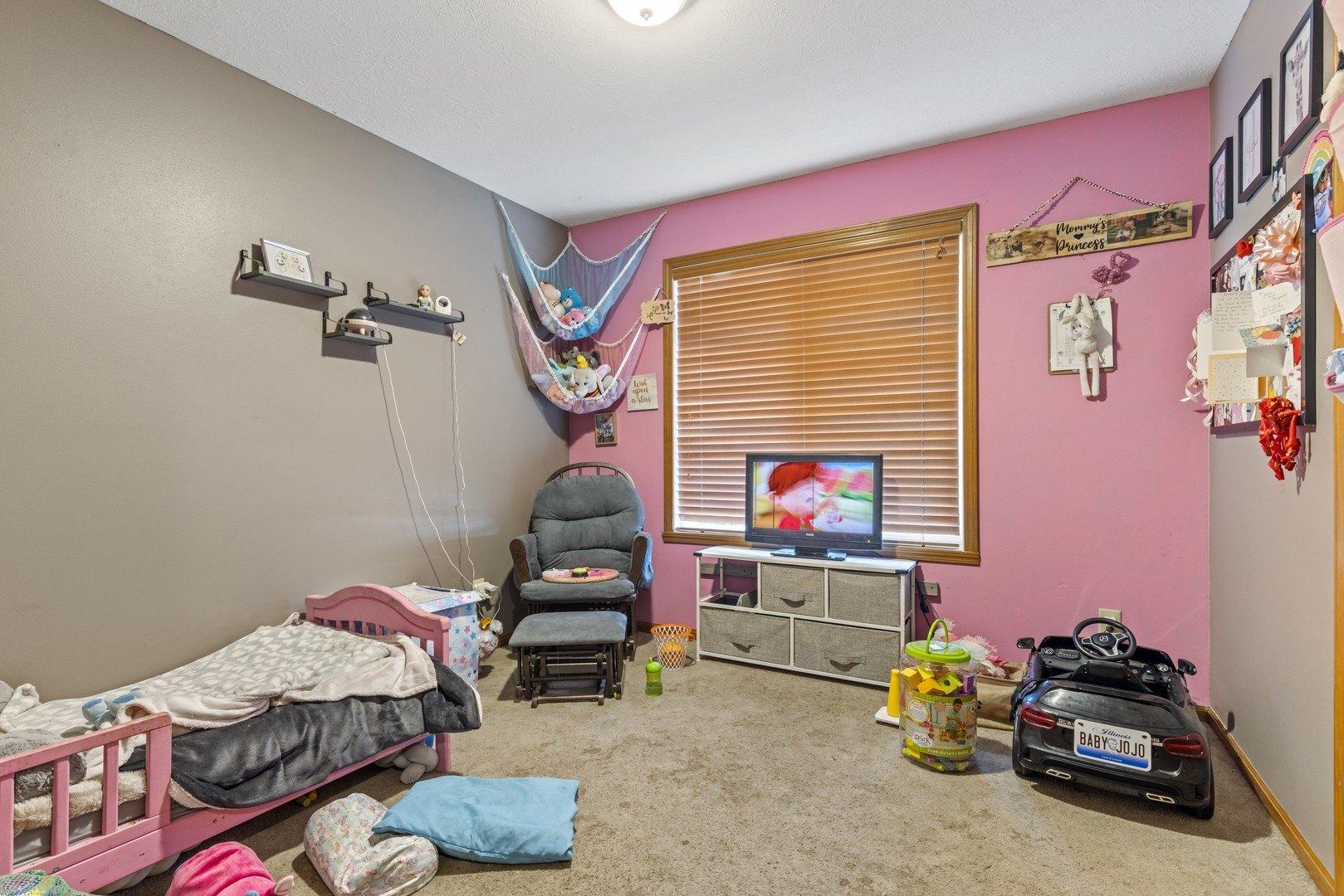 Sunbury Dr, Rockford, IL 61109