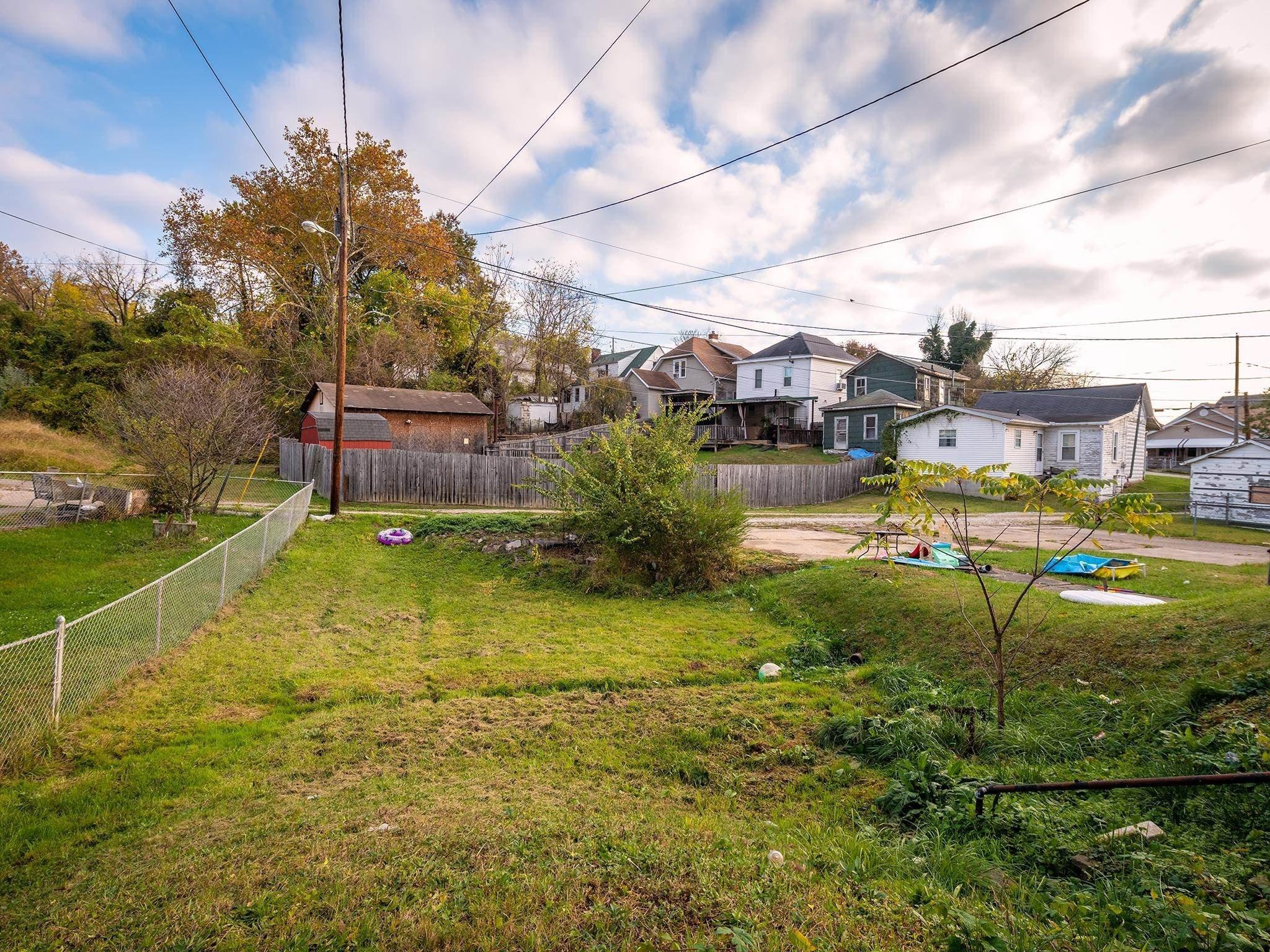 Springdale Ave, Huntington, WV 25705