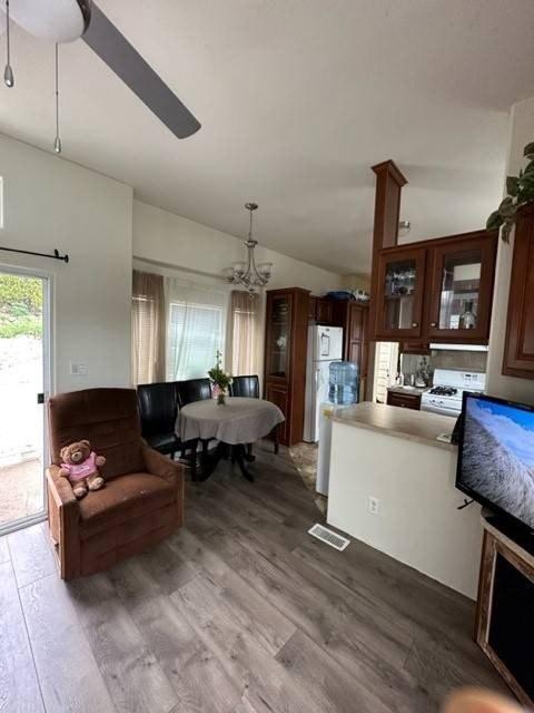 E Vista Way, Vista, CA 92084