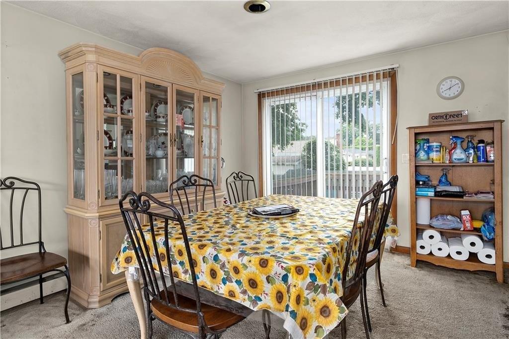Salem Ave, Cranston, RI 02920