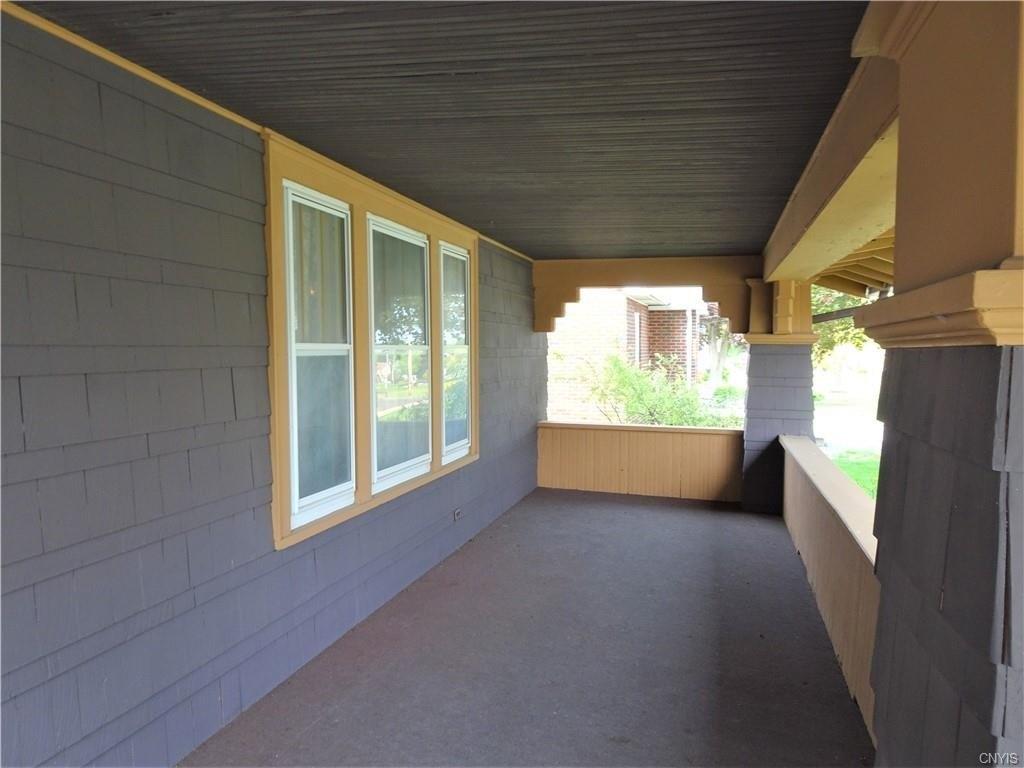 Russet Ln, Syracuse, NY 13209