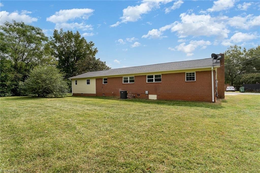 Parker Ave, Lexington, NC 27292