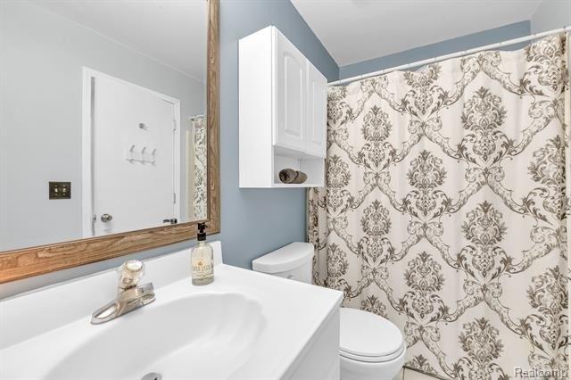 Worthington Ct, Canton, MI 48188