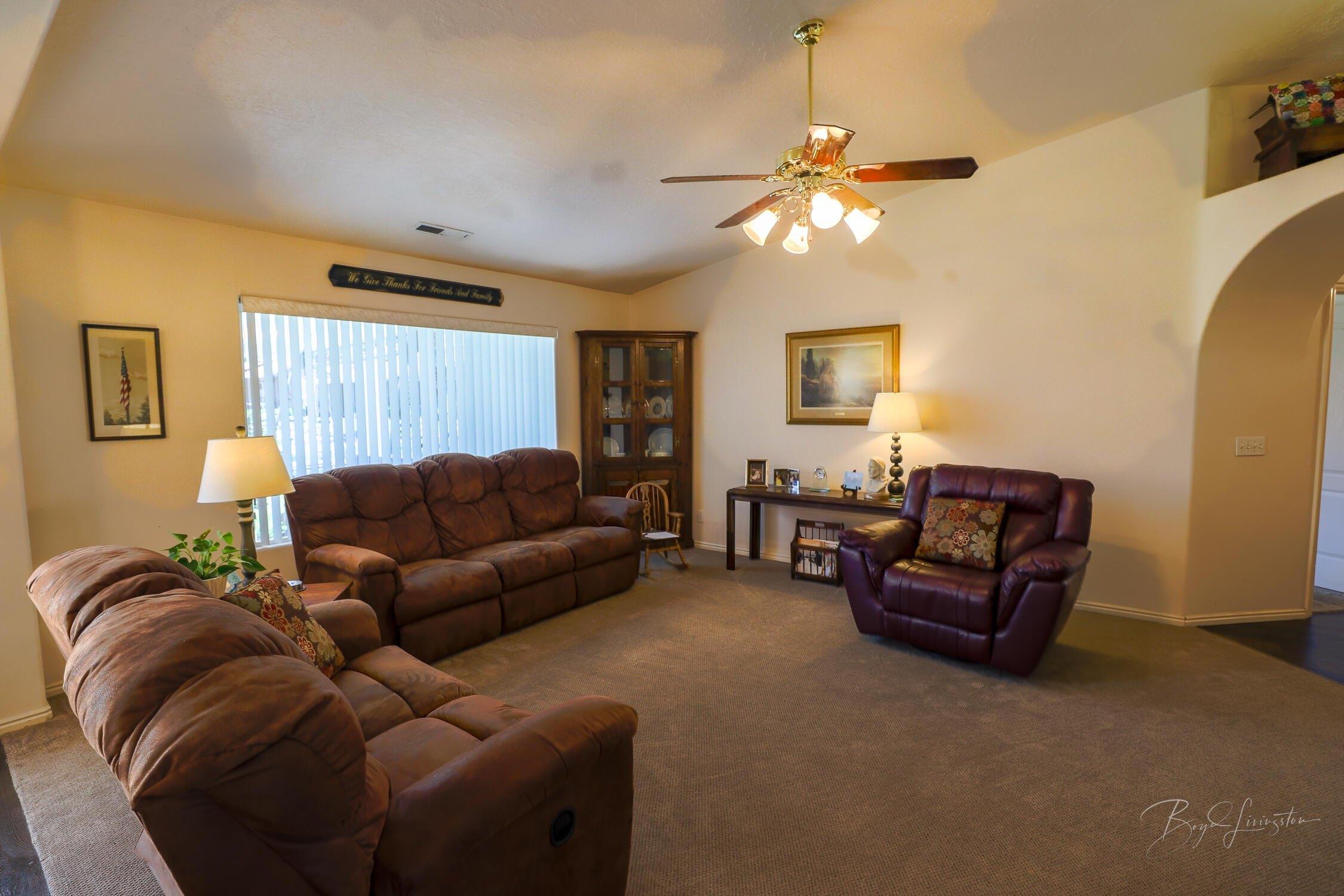 E Padre Lakes Dr, Ivins, UT 84738