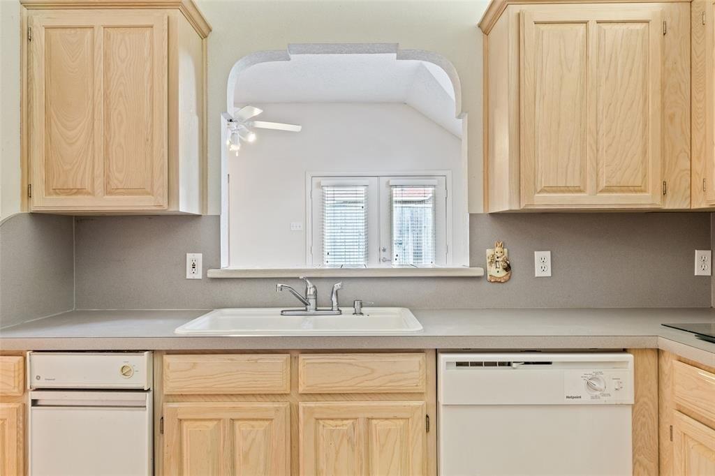 Ashworth Ct, Arlington, TX 76017