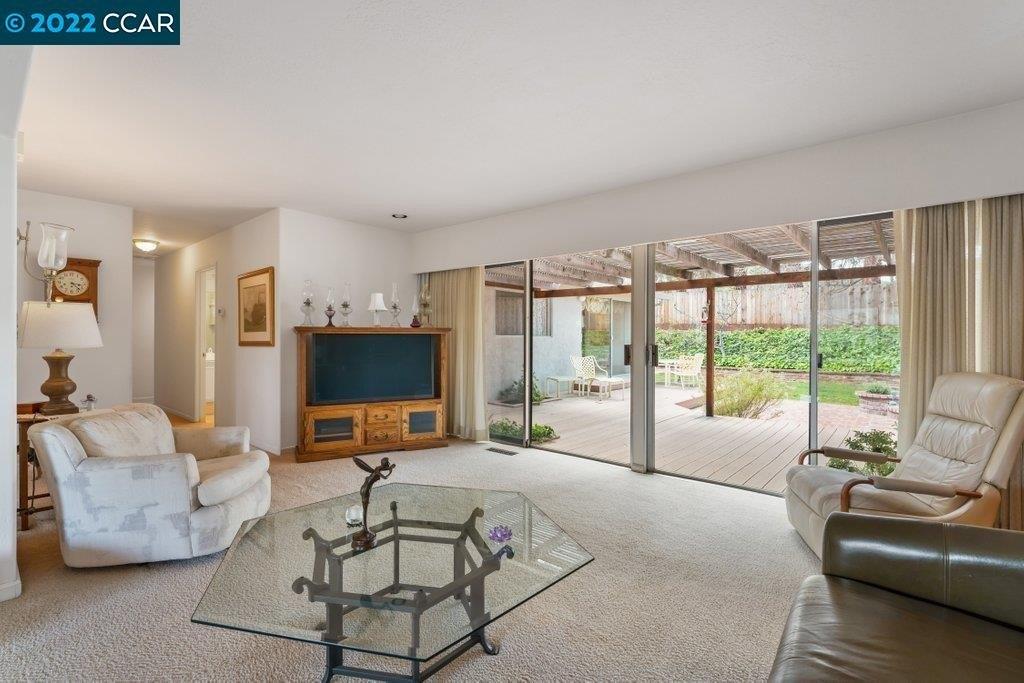 Mountaire Cir, Clayton, CA 94517
