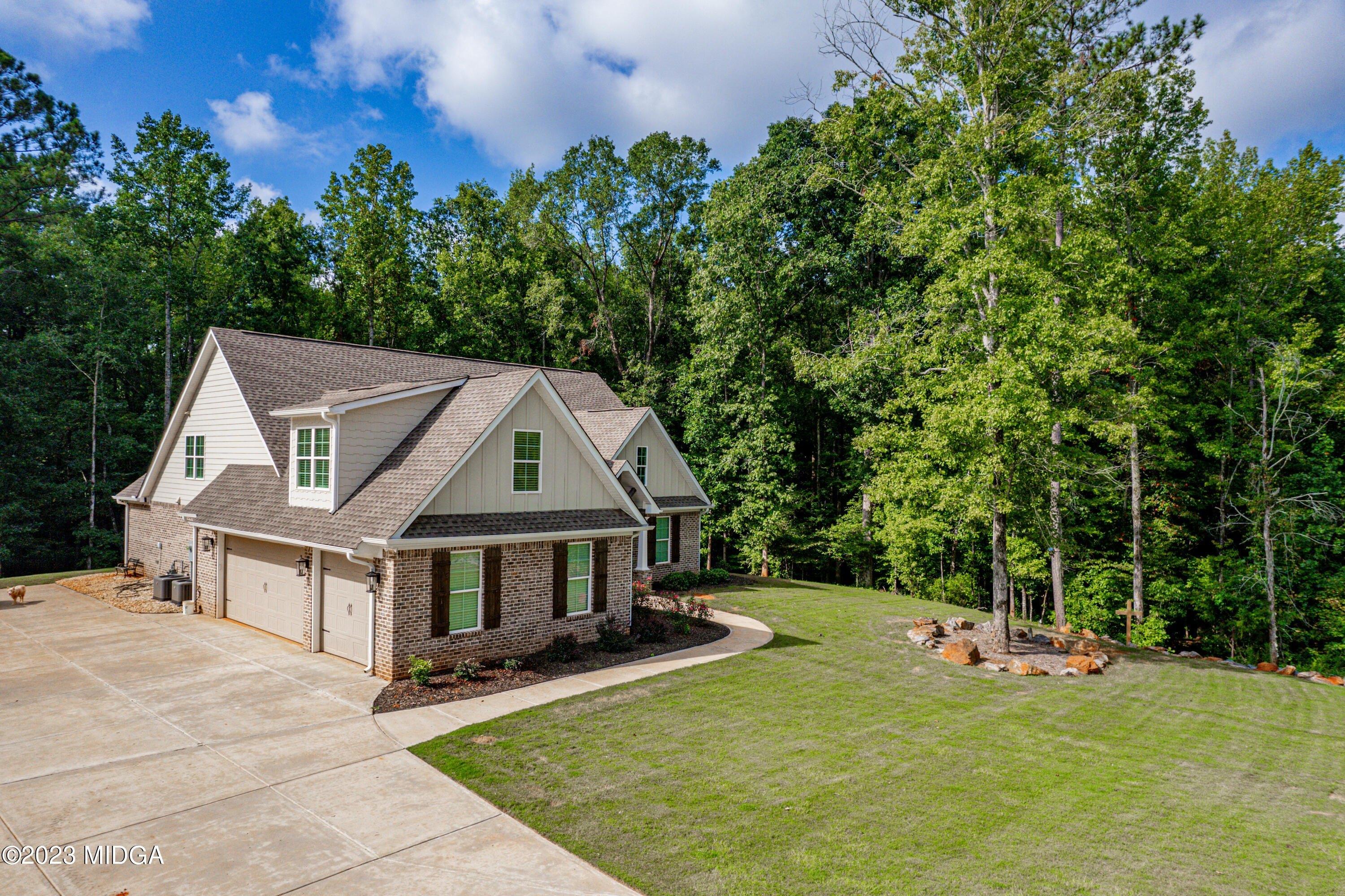 Mallie Dr, Forsyth, GA 31029