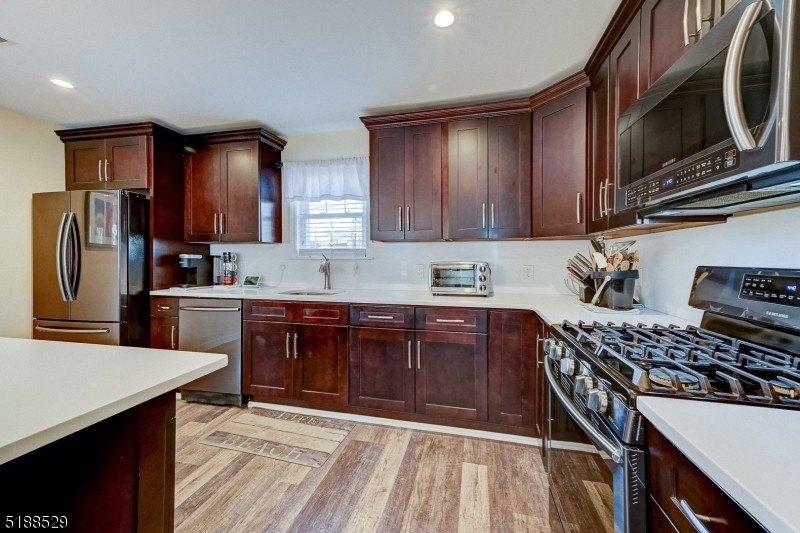 Seabreeze Way, Keansburg, NJ 07734