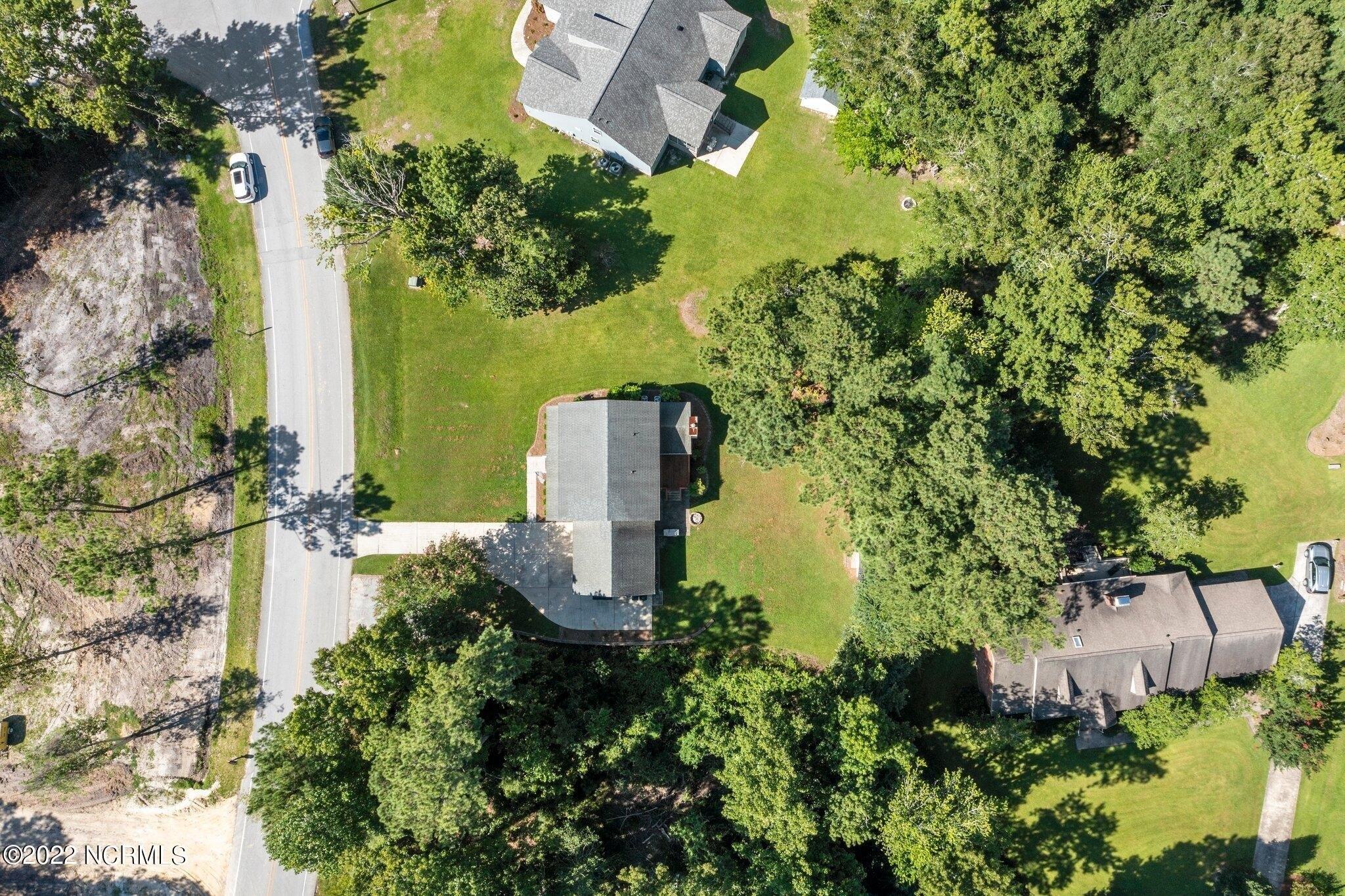 Canterbury Rd, Trent Woods, NC 28562