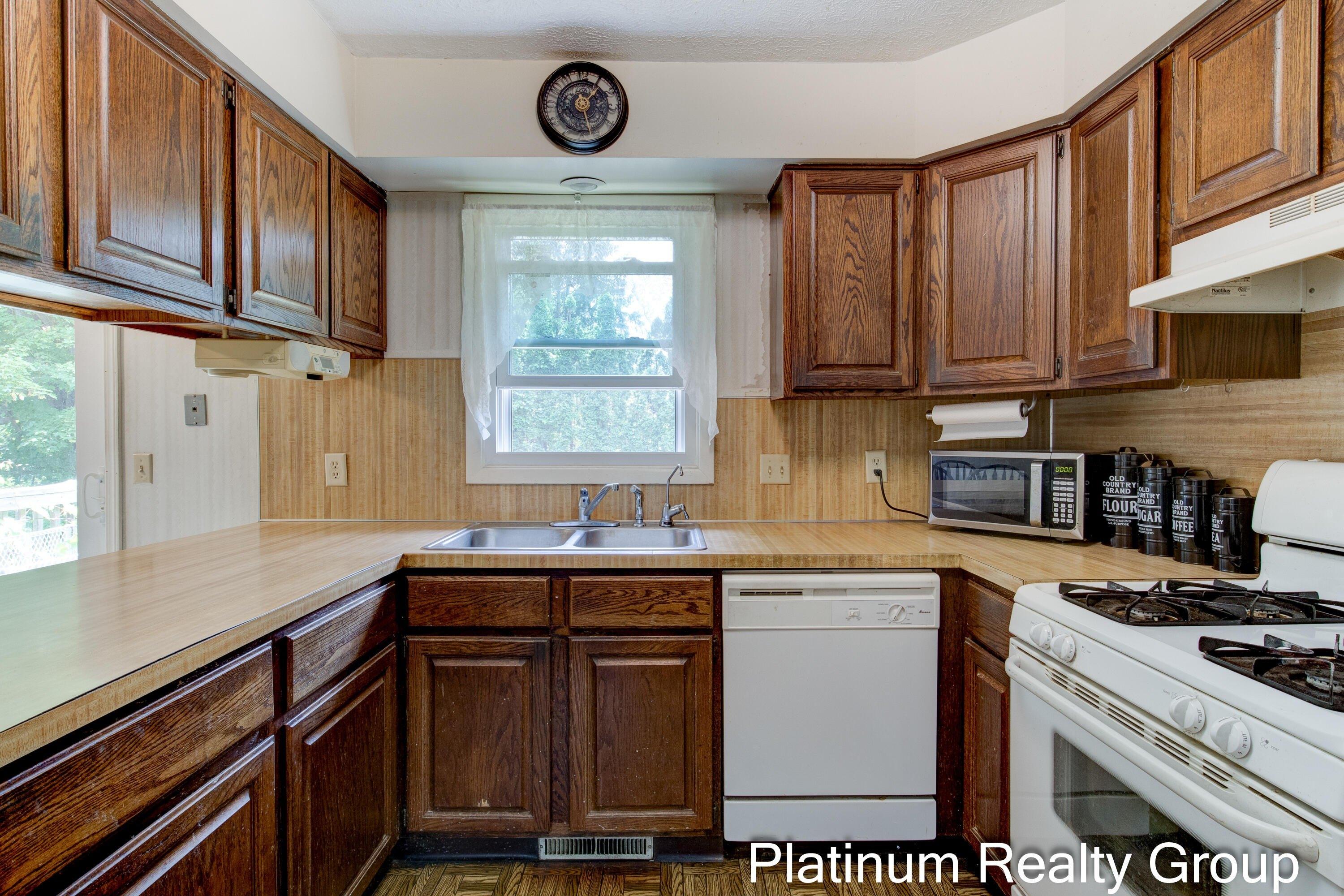 7 Mile Rd Ne, Comstock Park, MI 49321