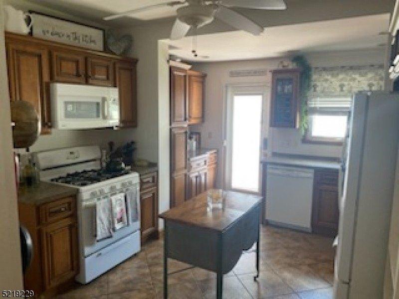 Myrtle Ave, Garwood, NJ 07027