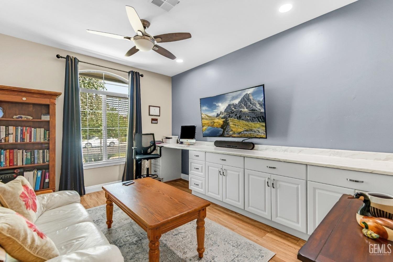 Hartland St, Bakersfield, CA 93312