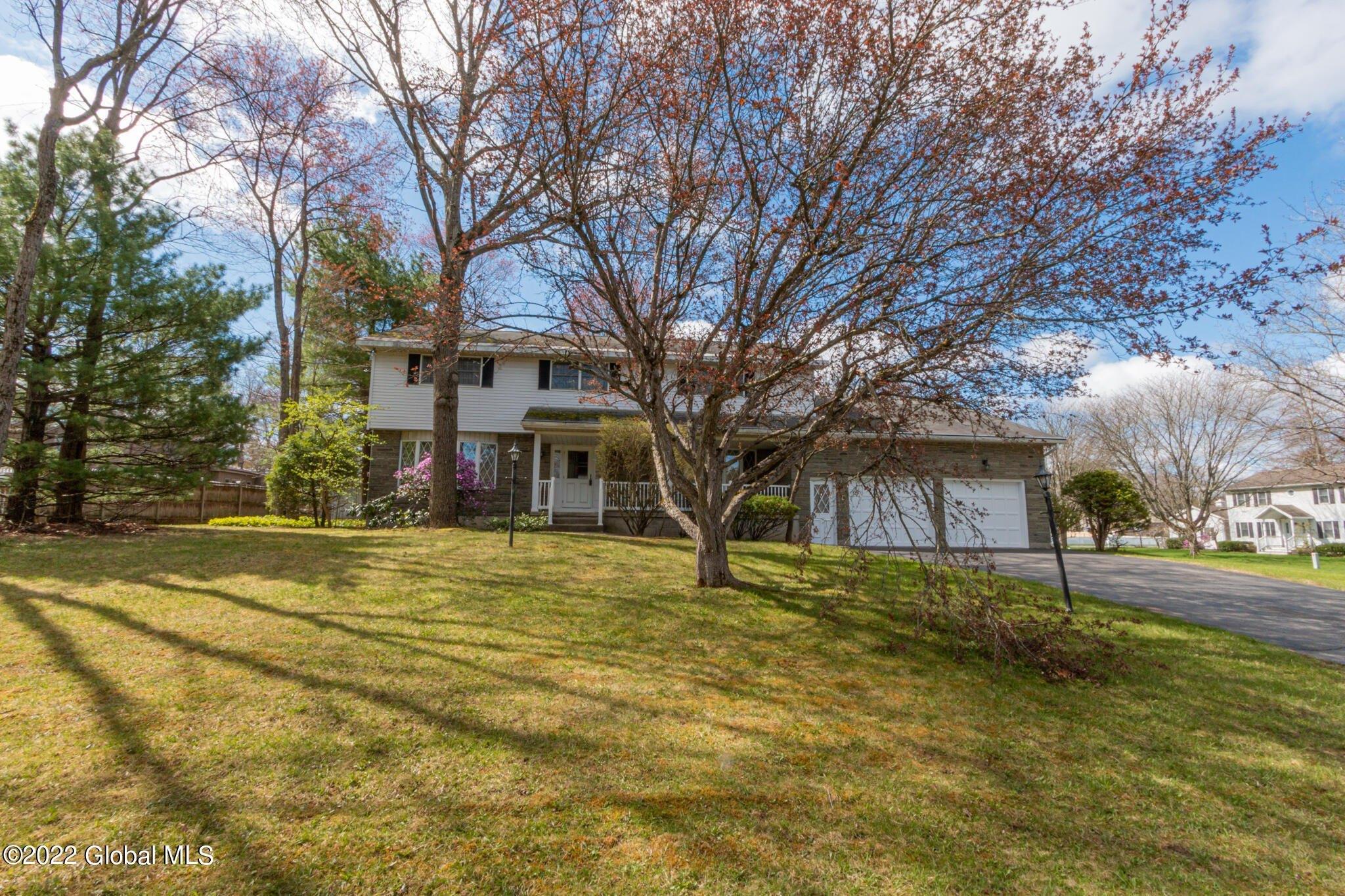 Downing St, Schenectady, NY 12309
