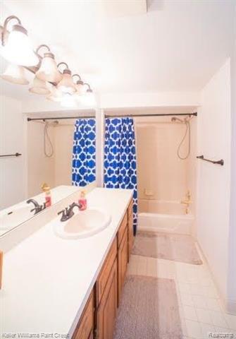 W Hamlin Rd, Rochester Hills, MI 48307