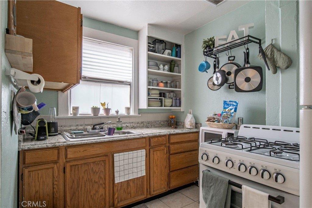 S La Salle Ave, Los Angeles, CA 90018