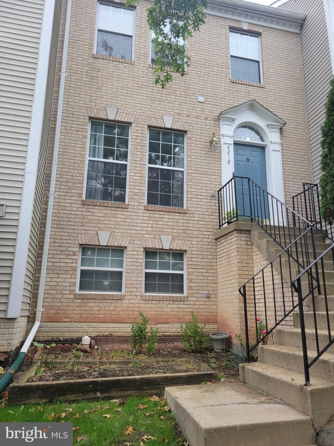 Pheasant Brook Ln, Fairfax, VA 22033