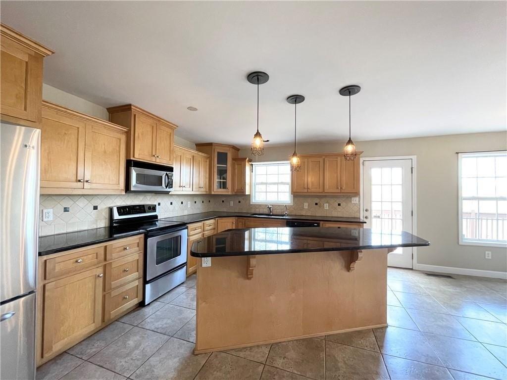 Hammond Dr, Canton, GA 30114