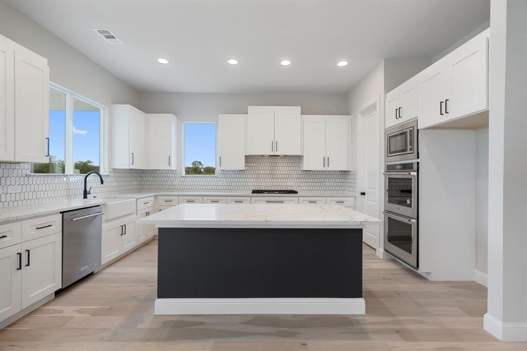 Lexington Ln, Nevada, TX 75173