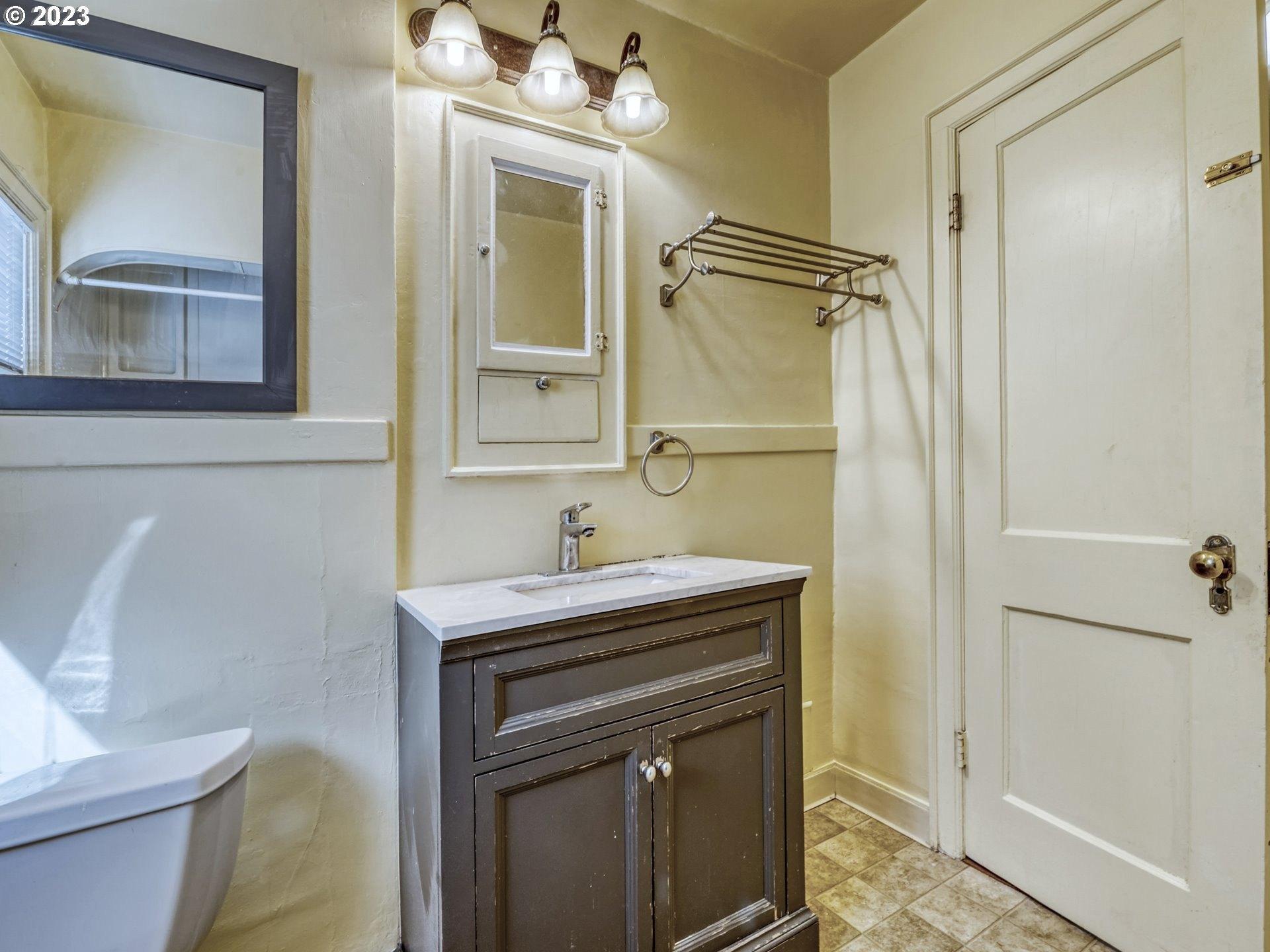 Mill St, Eugene, OR 97401