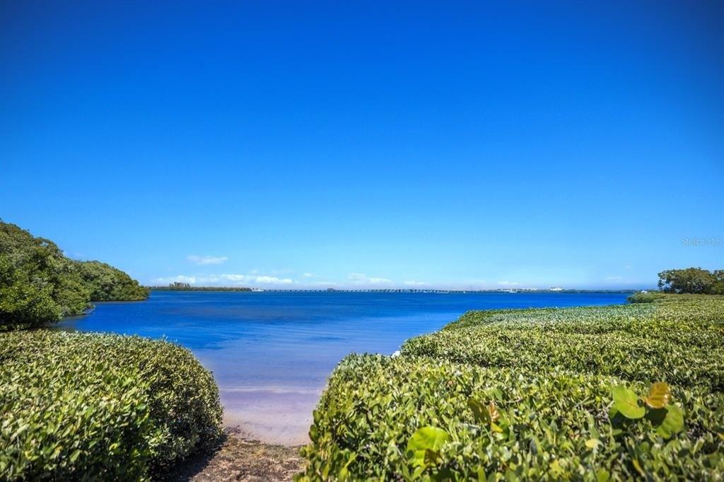 28th St, Holmes Beach, FL 34217