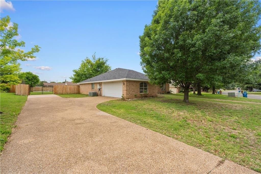 Marylee Dr, Hewitt, TX 76643