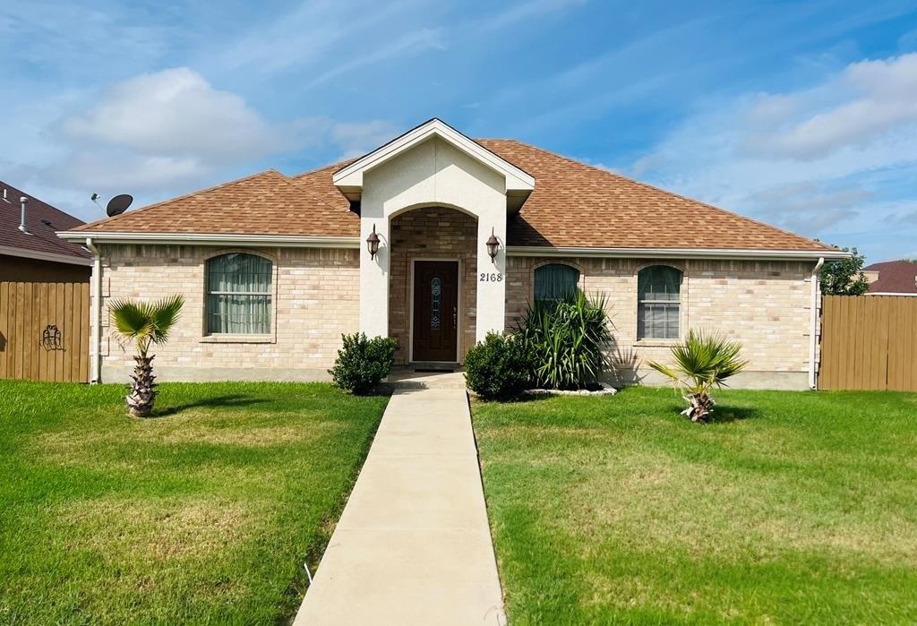 Foxborough, Eagle Pass, TX 78852