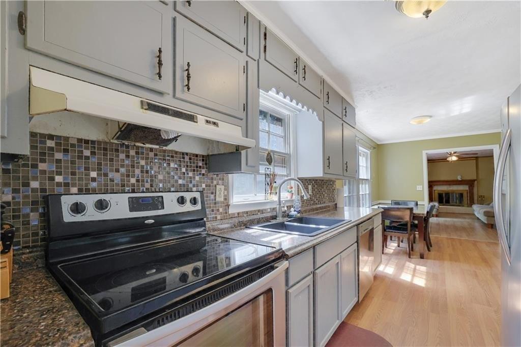 Indian Manor Dr, Stone Mountain, GA 30083