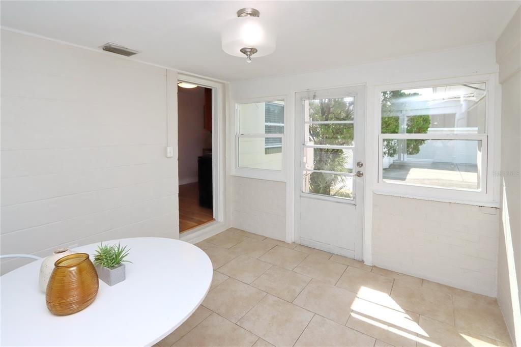 27th St N, Saint Petersburg, FL 33713