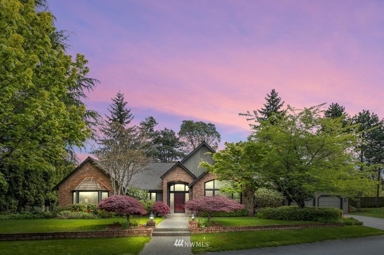 81st Pl Se, Mercer Island, WA 98040