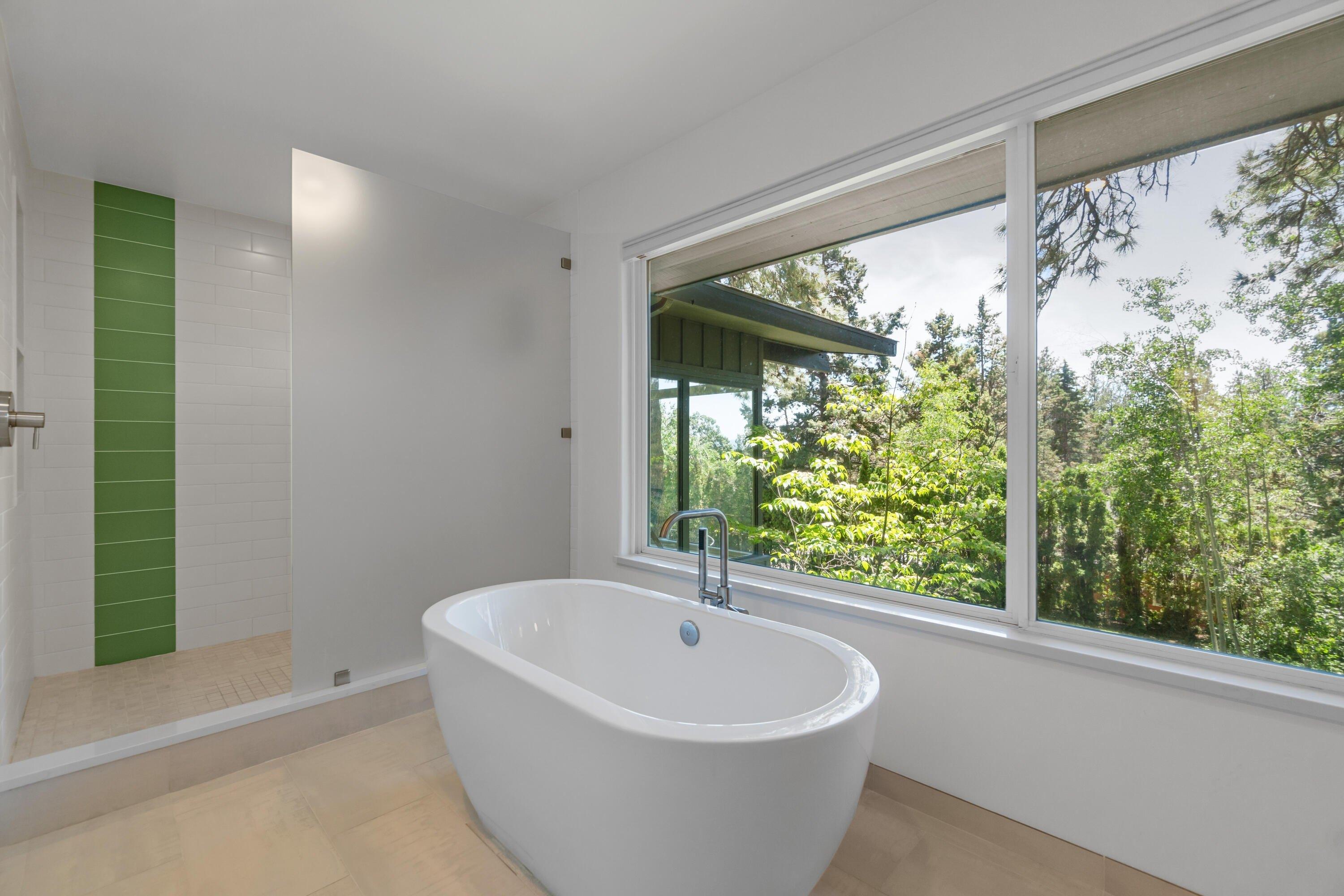 Nw West Hills Ave, Bend, OR 97703