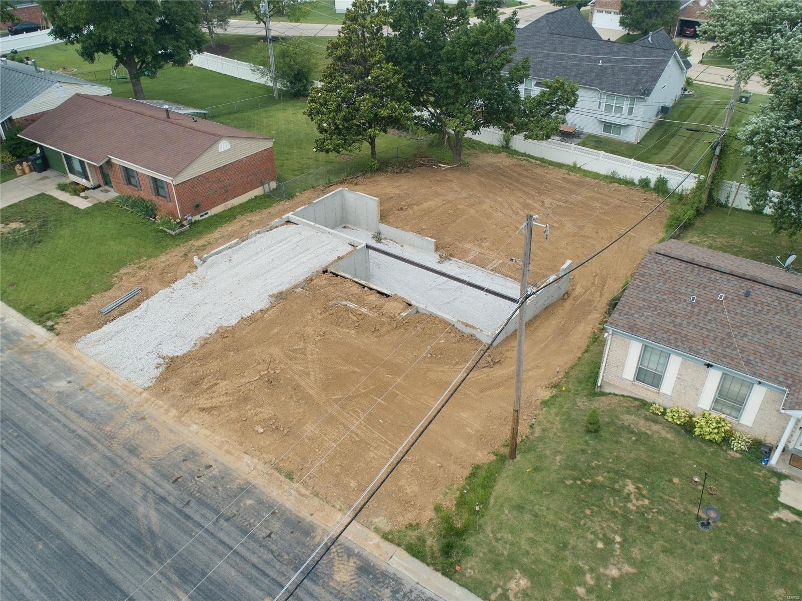 Golfway Dr, Saint Charles, MO 63301