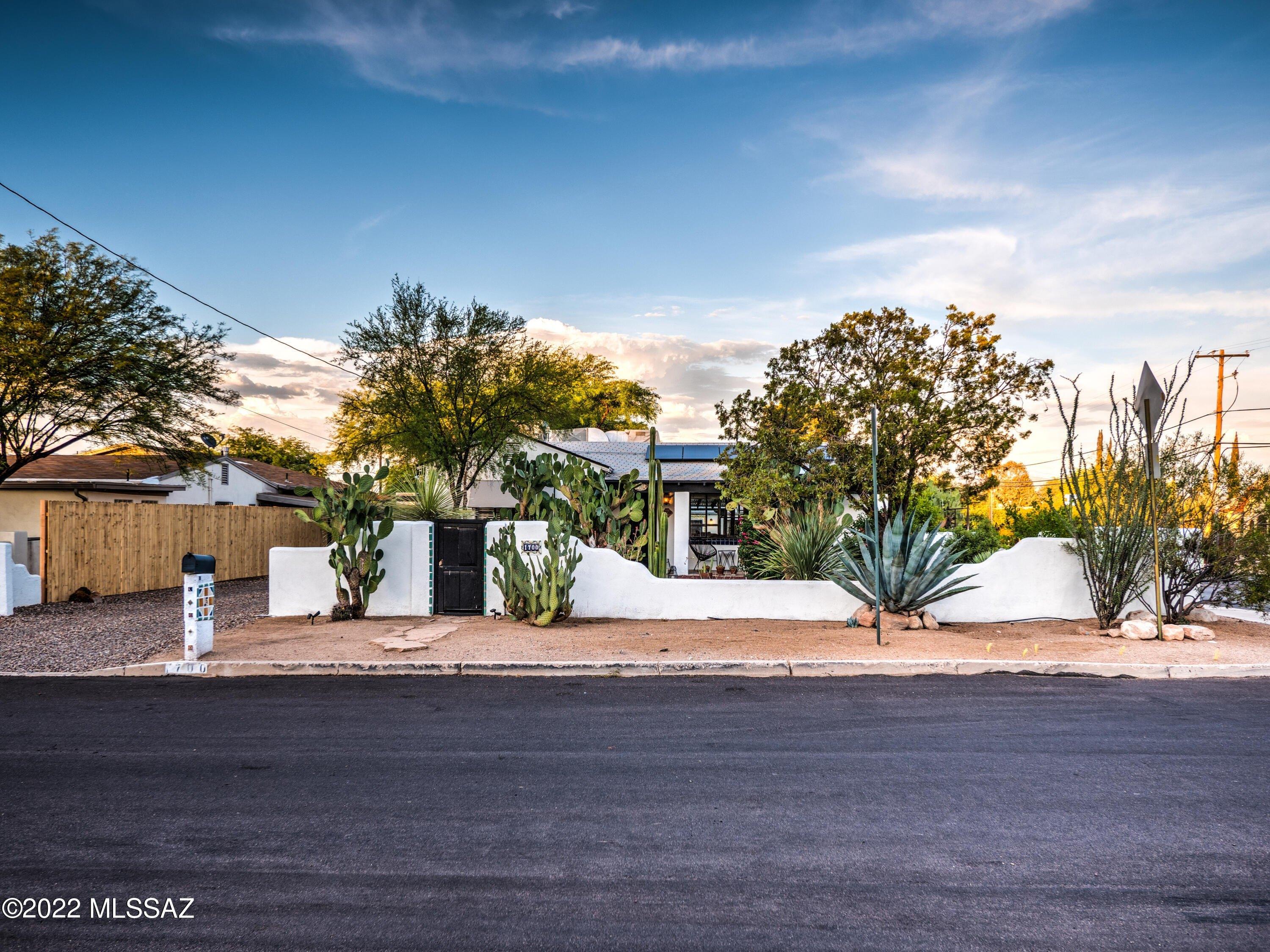 N Winstel Blvd, Tucson, AZ 85716