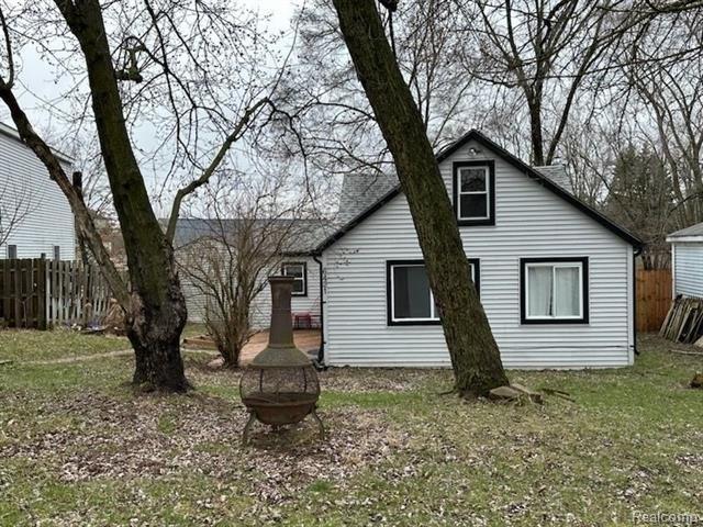 Cloverton Dr, Waterford, MI 48329