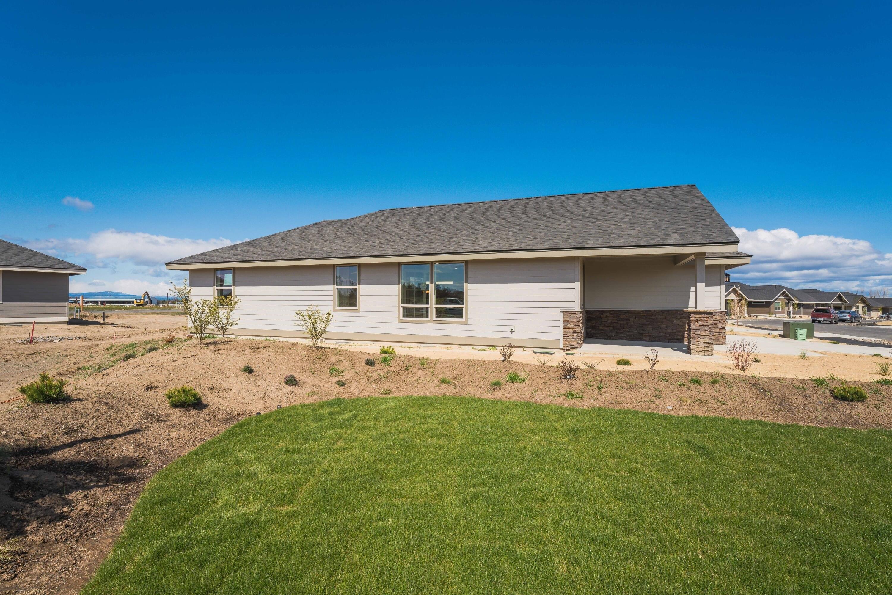 Nw Redwood Cir, Redmond, OR 97756