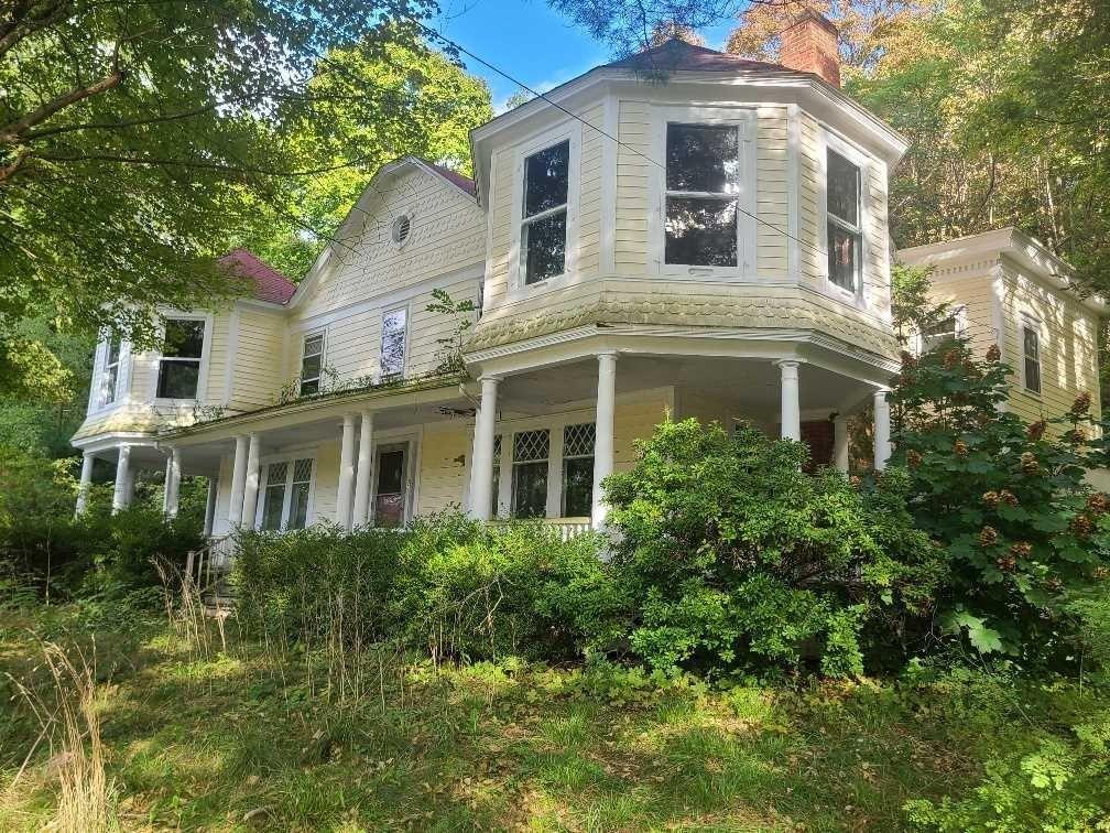 Old Post Rd N, Red Hook, NY 12571