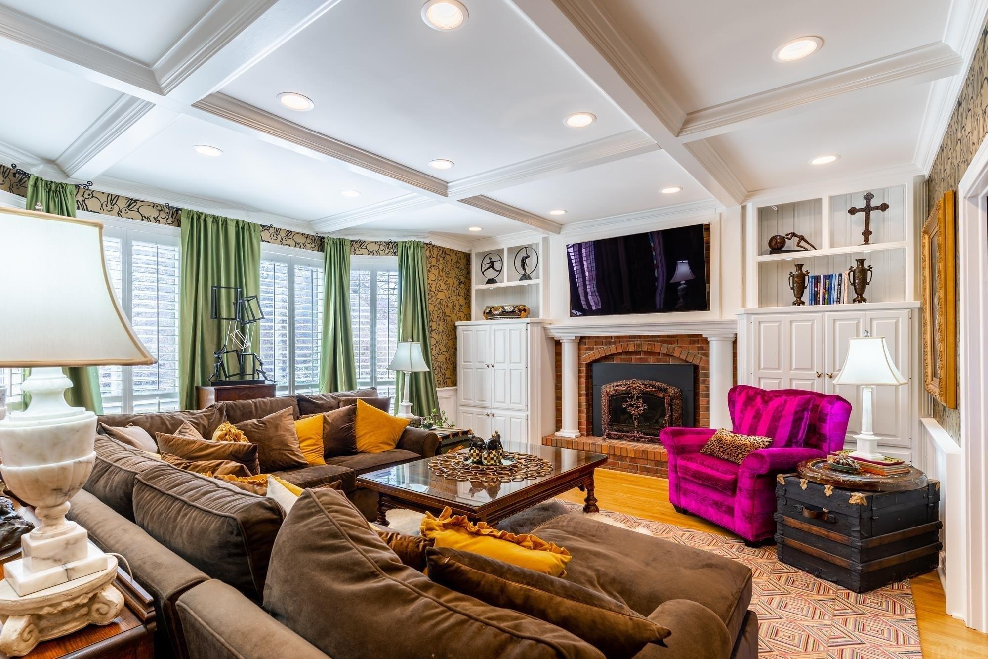 Sycamore Hills Dr, Fort Wayne, IN 46814
