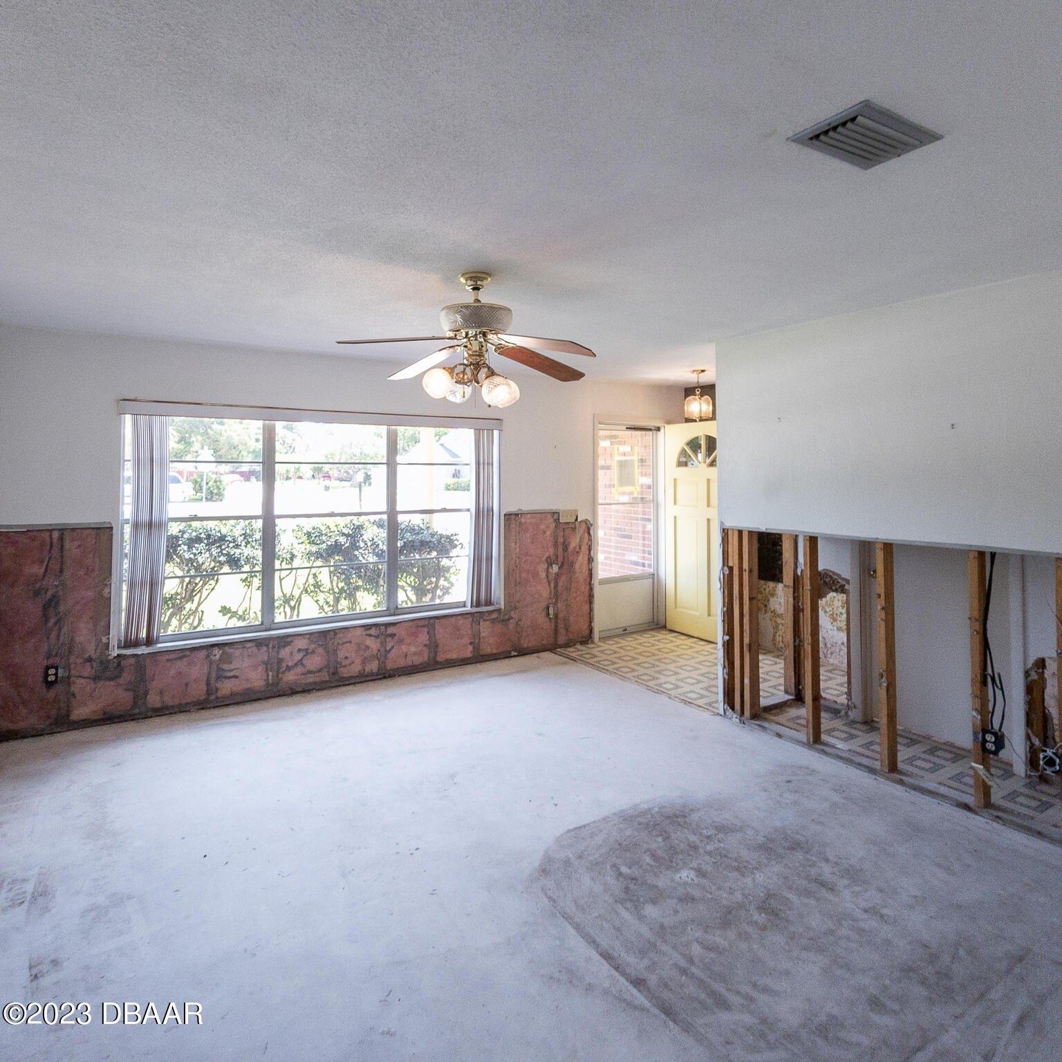 Carriage Dr, South Daytona, FL 32119