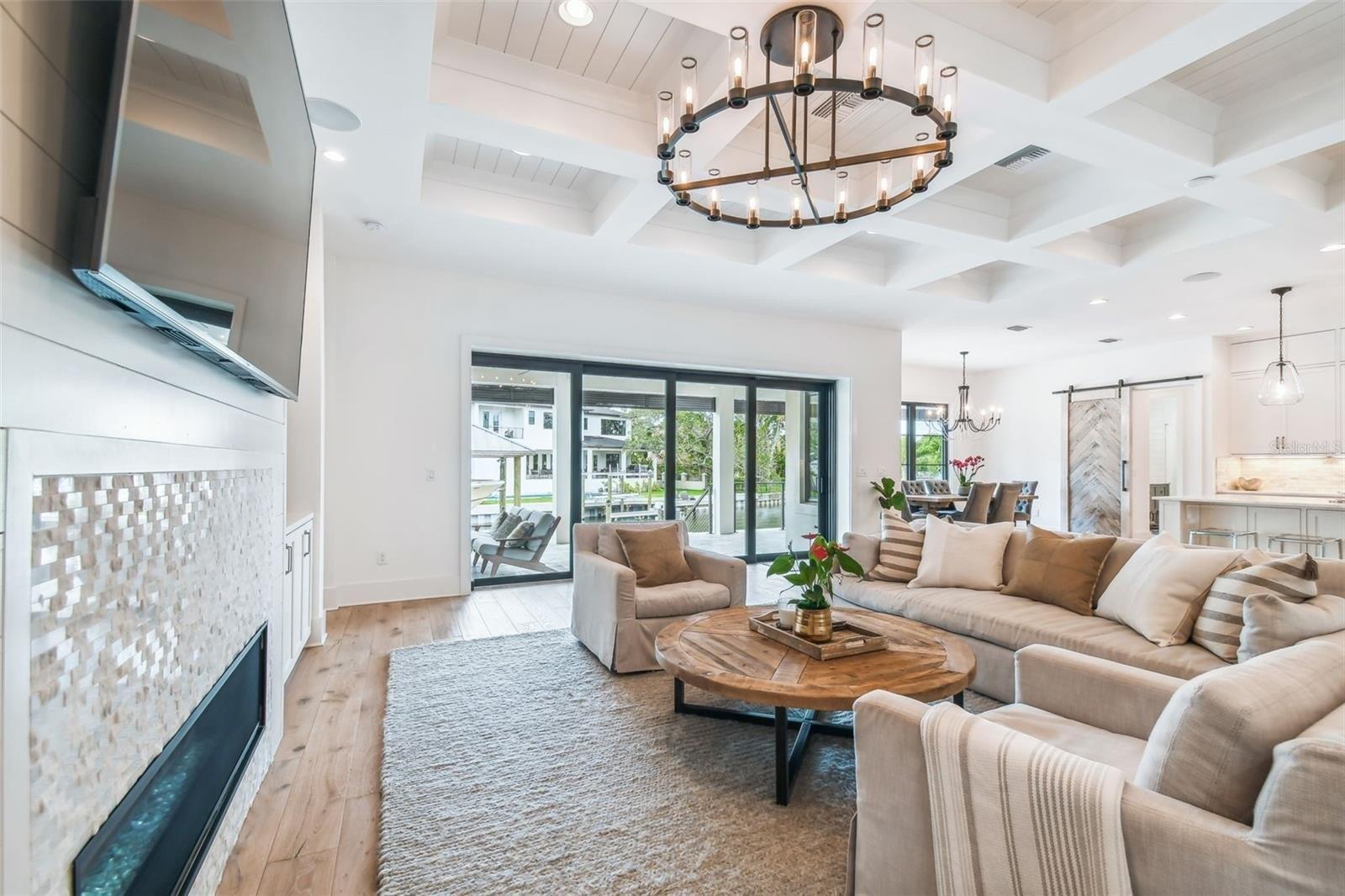 Suwanee Cir, Tampa, FL 33606