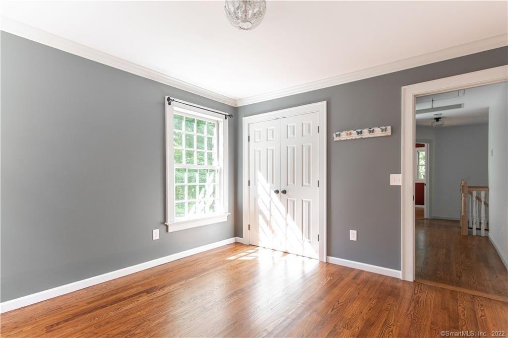 Obtuse Hill Rd, Brookfield, CT 06804