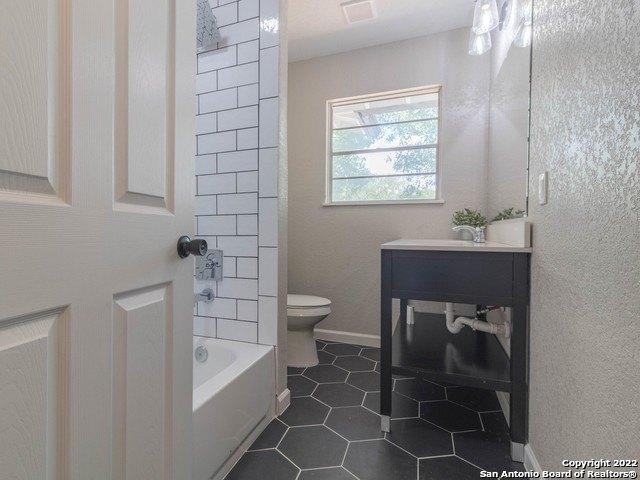Stagecoach Ln, San Antonio, TX 78227
