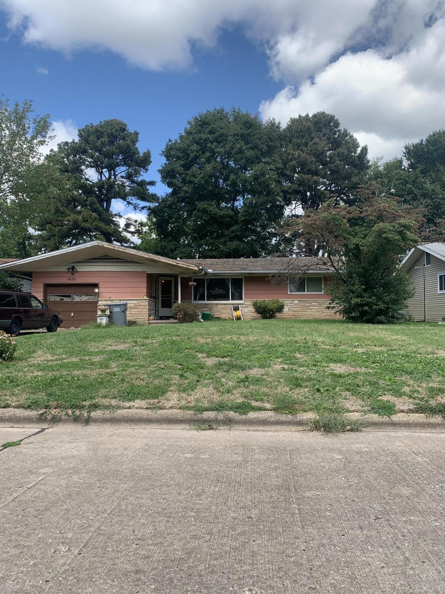 E Washita St, Springfield, MO 65804