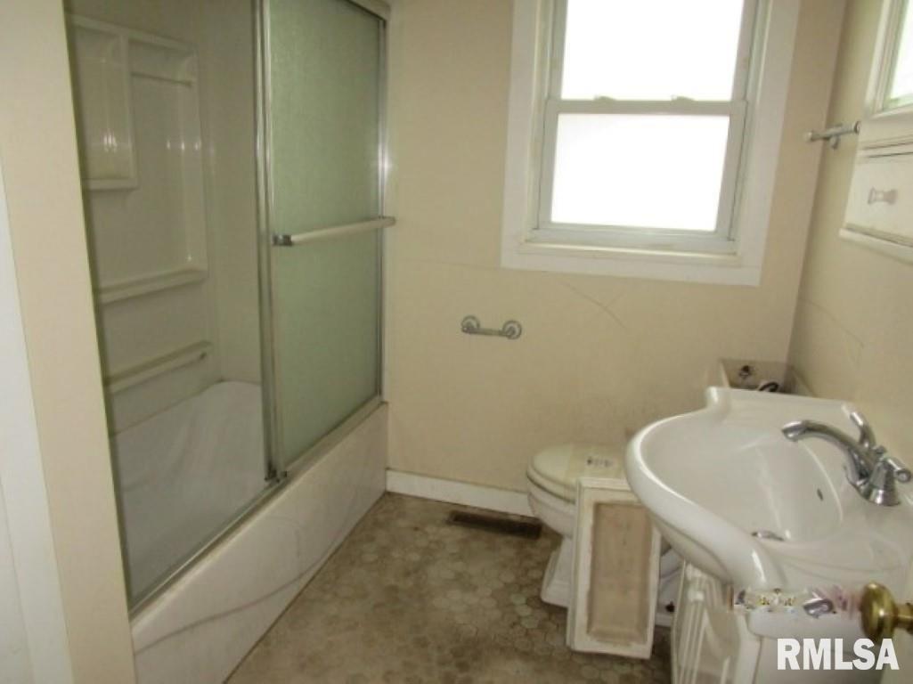 5th St, Dunfermline, IL 61524