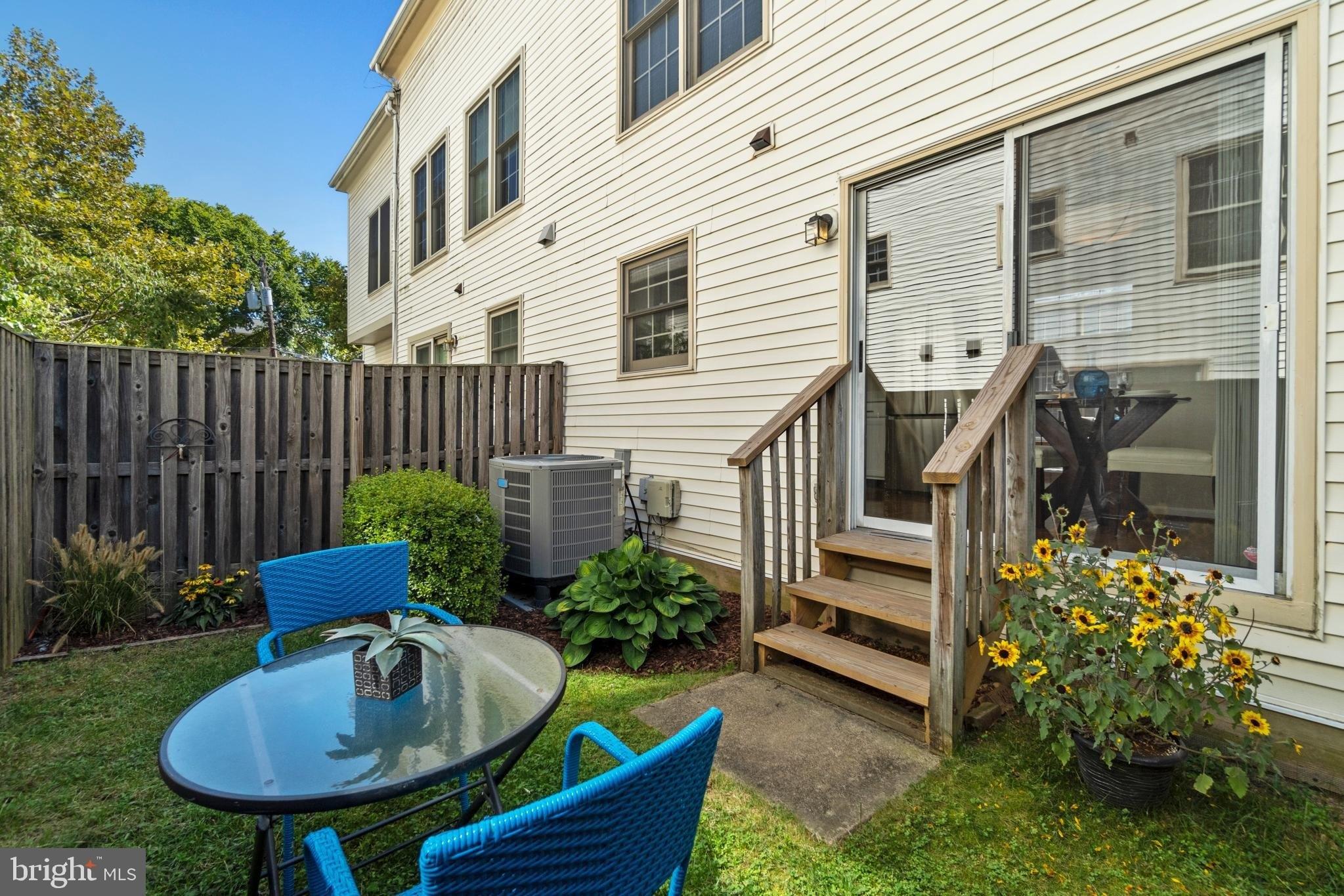 N Daniel St, Arlington, VA 22201