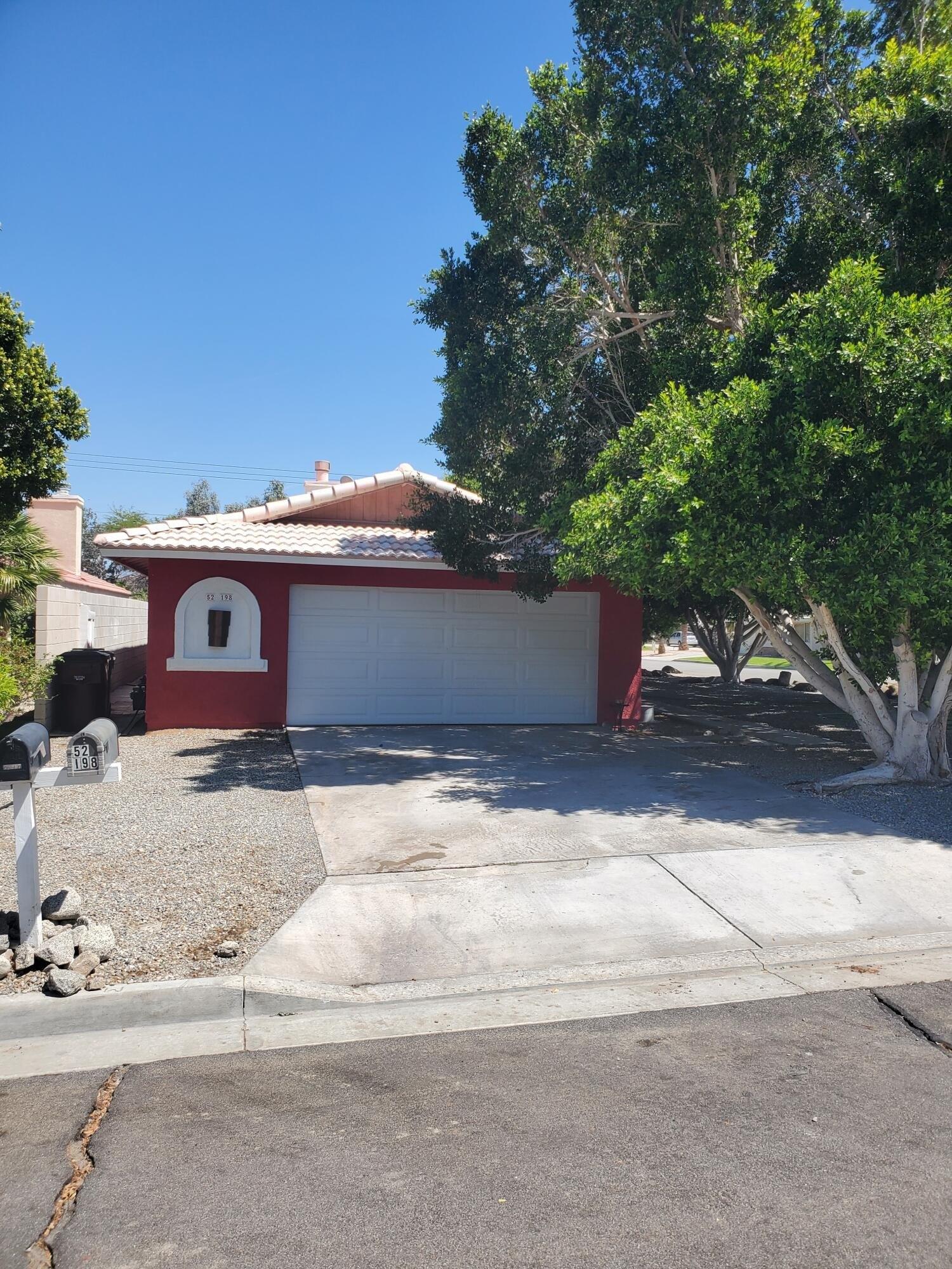 Avenida Martinez, La Quinta, CA 92253